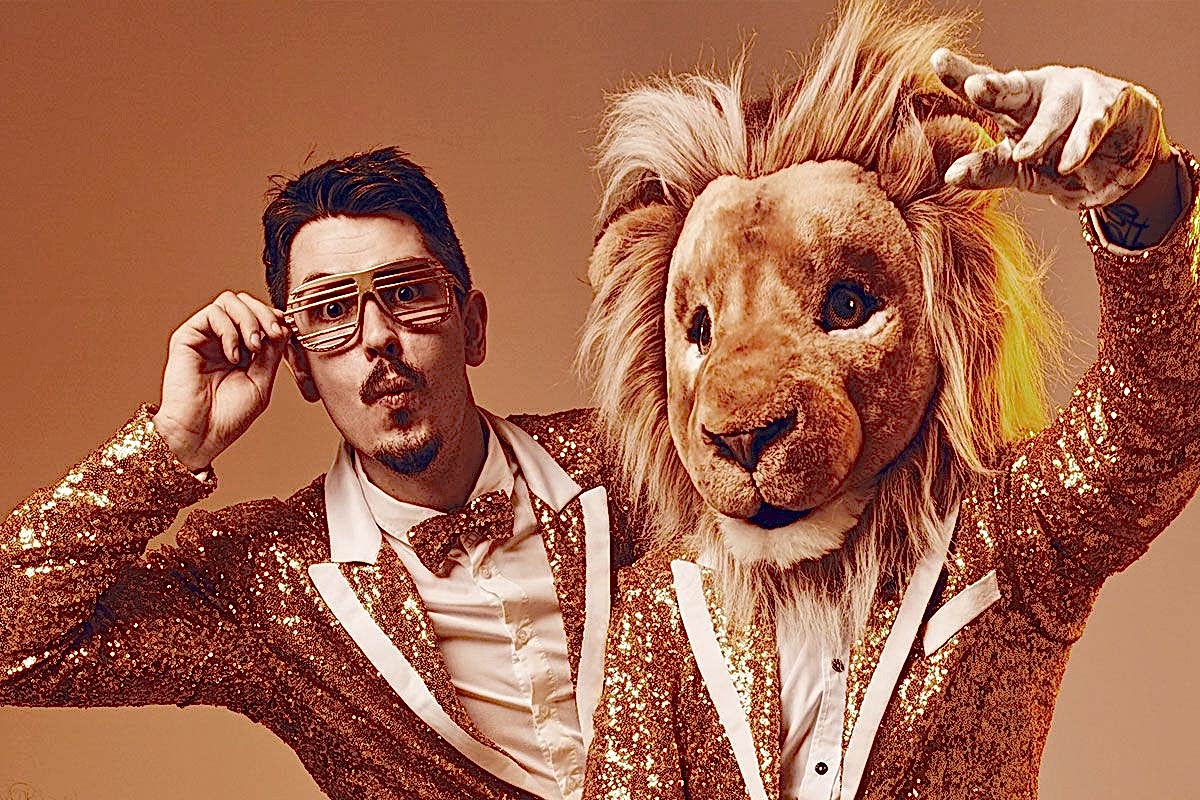 Бумажное шоу